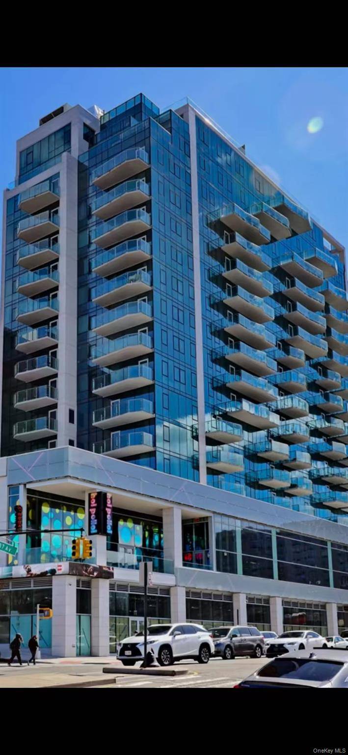 Luxury 1 bedroom, 1 bath residence located in Tangram House West, one of Flushing s premier full service condominium developments.