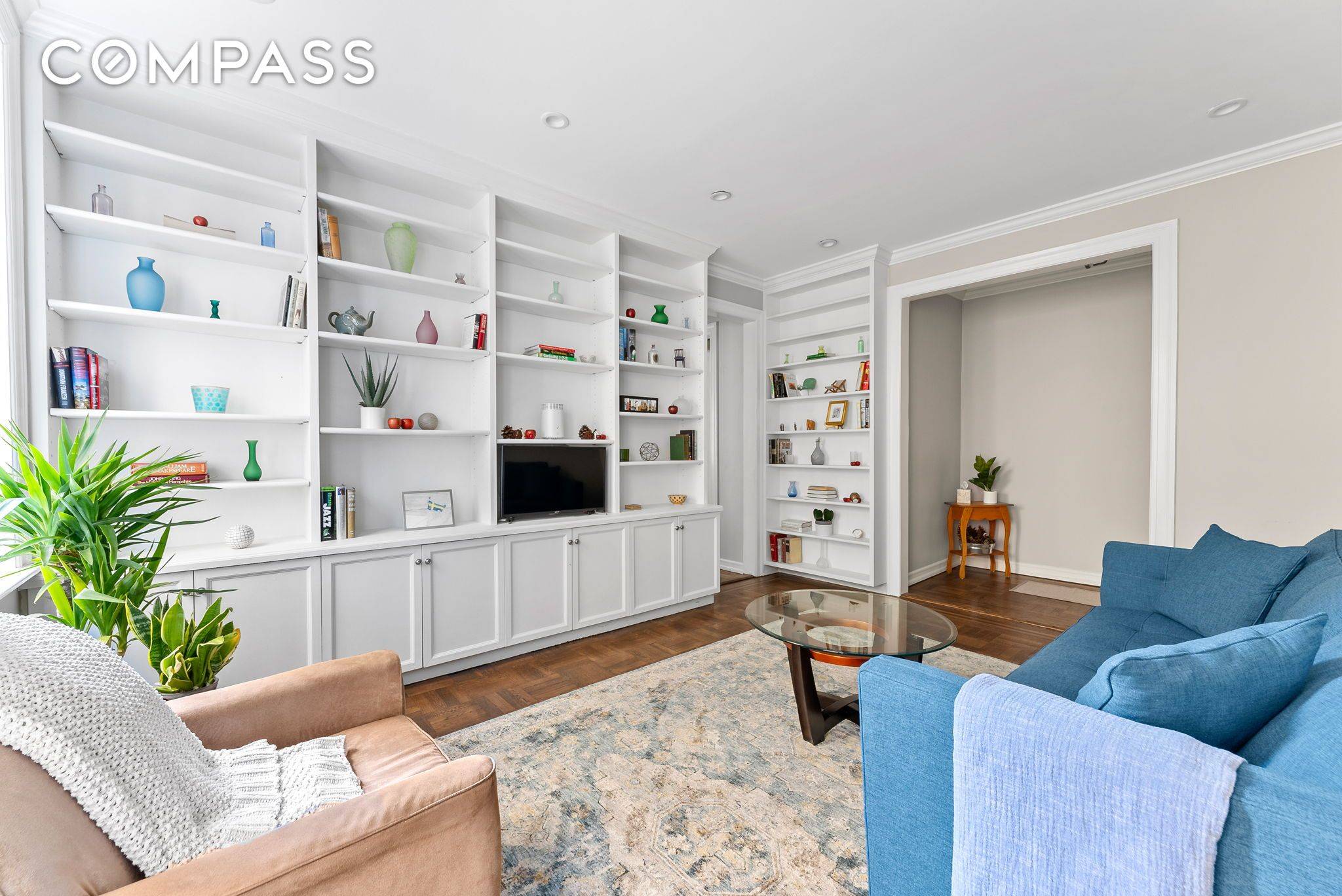 Welcome home to this spacious, true two bedroom apartment in the heart of Washington Heights.