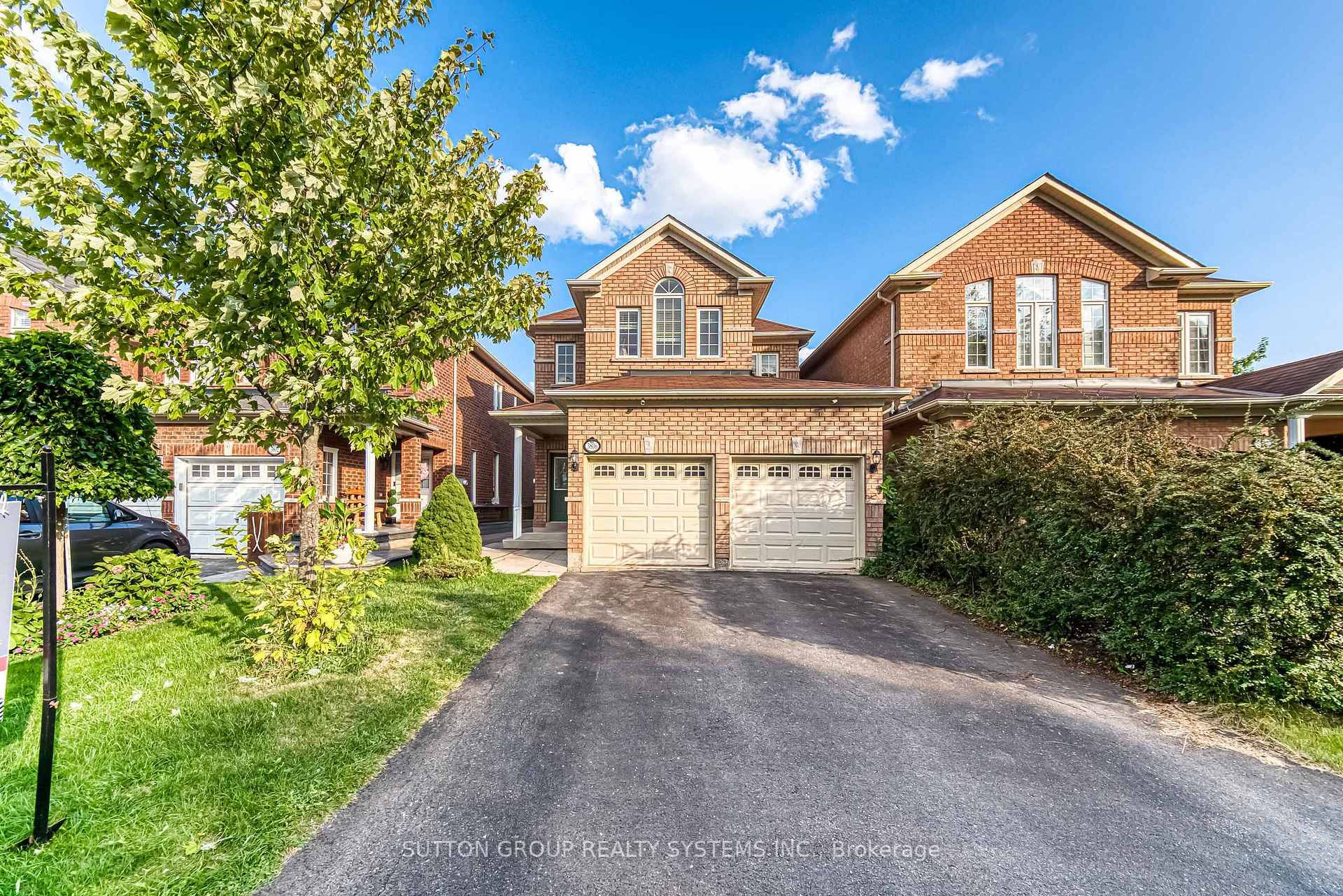 Exceptional 4 Bd Rm Home In Prestigious Churchill Meadows, Perfectly Situated Across From A Peaceful Wooded Area.