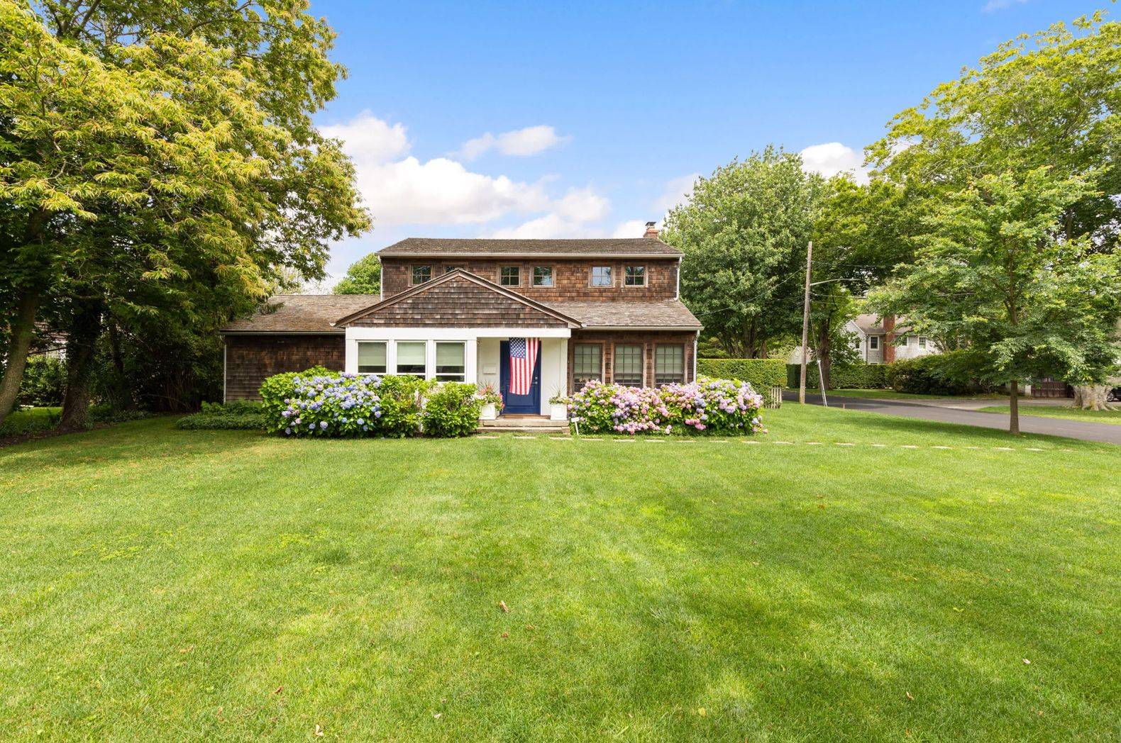 Located in the heart of Southampton Village, this newly renovated home features 4 bedrooms and 4.