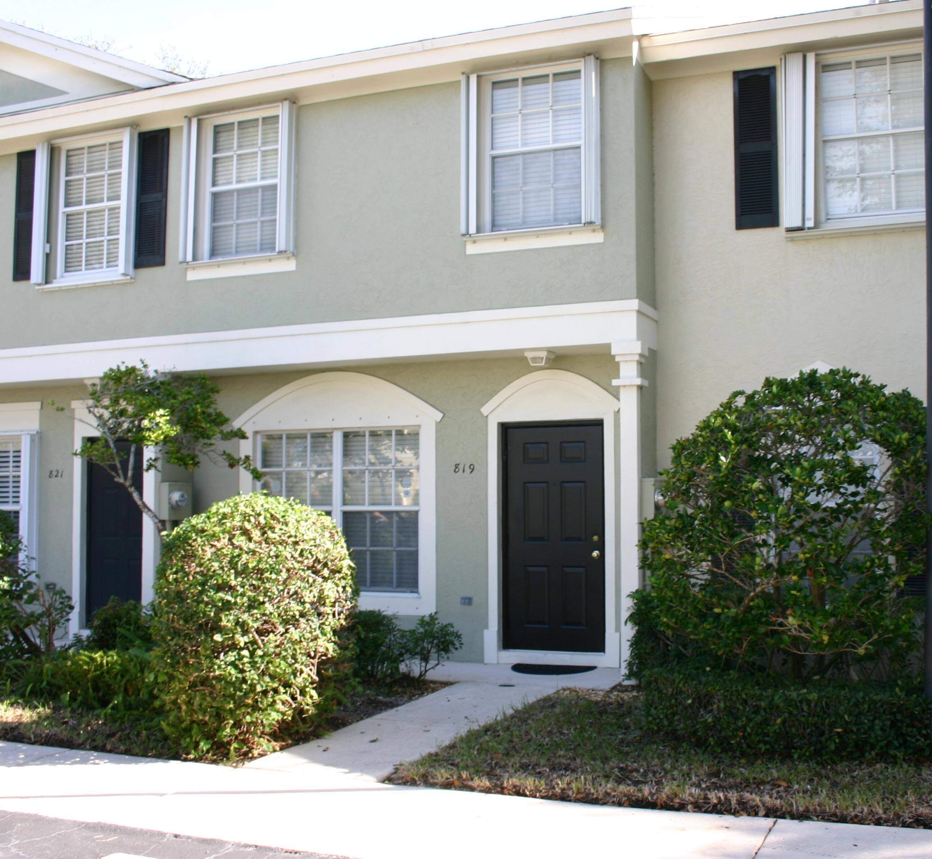 QUICK SALE MOTIVATED OWNER FURNITURE INCLUDED THIS 2 Bed 2.