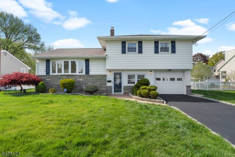 Are you looking for an amazing backyard and a wonderful home with excellent outdoor space all around ?