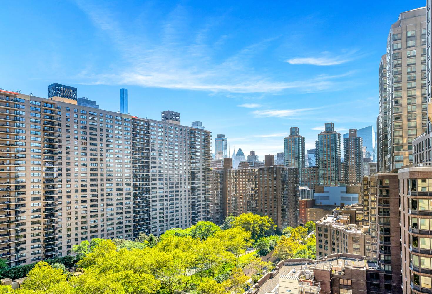 New to Market ! Apartment 15E is a spacious, sun filled one bedroom, one bath corner unit featuring dual south and east exposures.