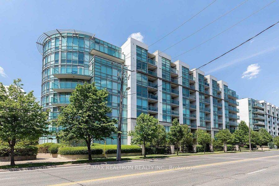 Client RemarksBright amp ; Spacious Unit, 2 Split Bedrooms, 2 Full Bathrooms, Open Concept, Floor To Ceiling Windows, Parking amp ; Locker Included, Open Balcony, Freshly Painted, West Exposure, Great ...