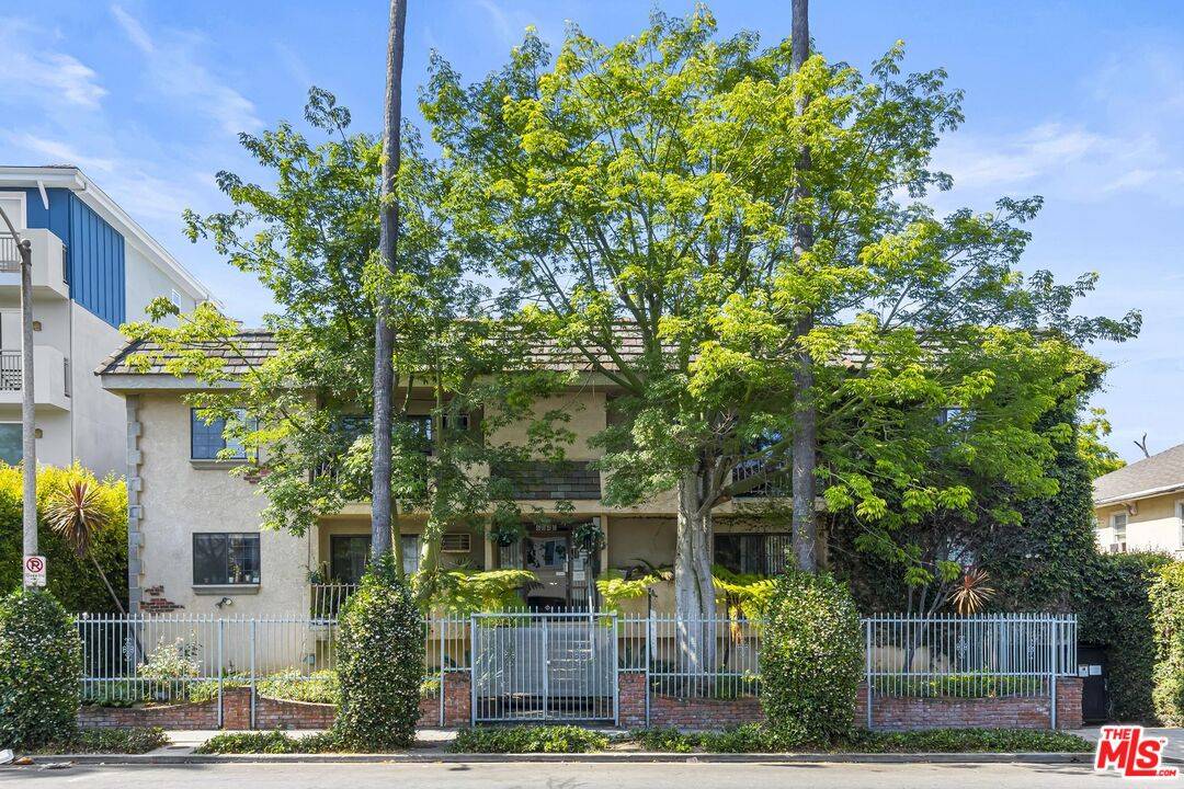 6040   Carlton Way 15BR Hollywood Hills East La