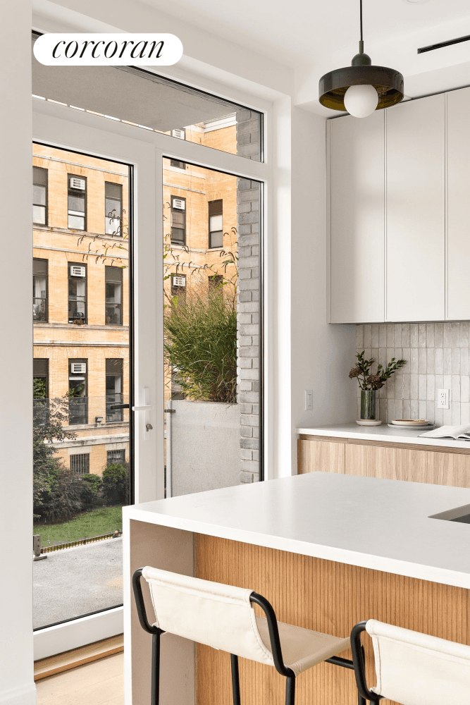 Unit 402 is that rare 2 bed, 2 bath corner unit that offers incredible light all day, soaring high above the surrounding buildings, with skyline views and a large private ...