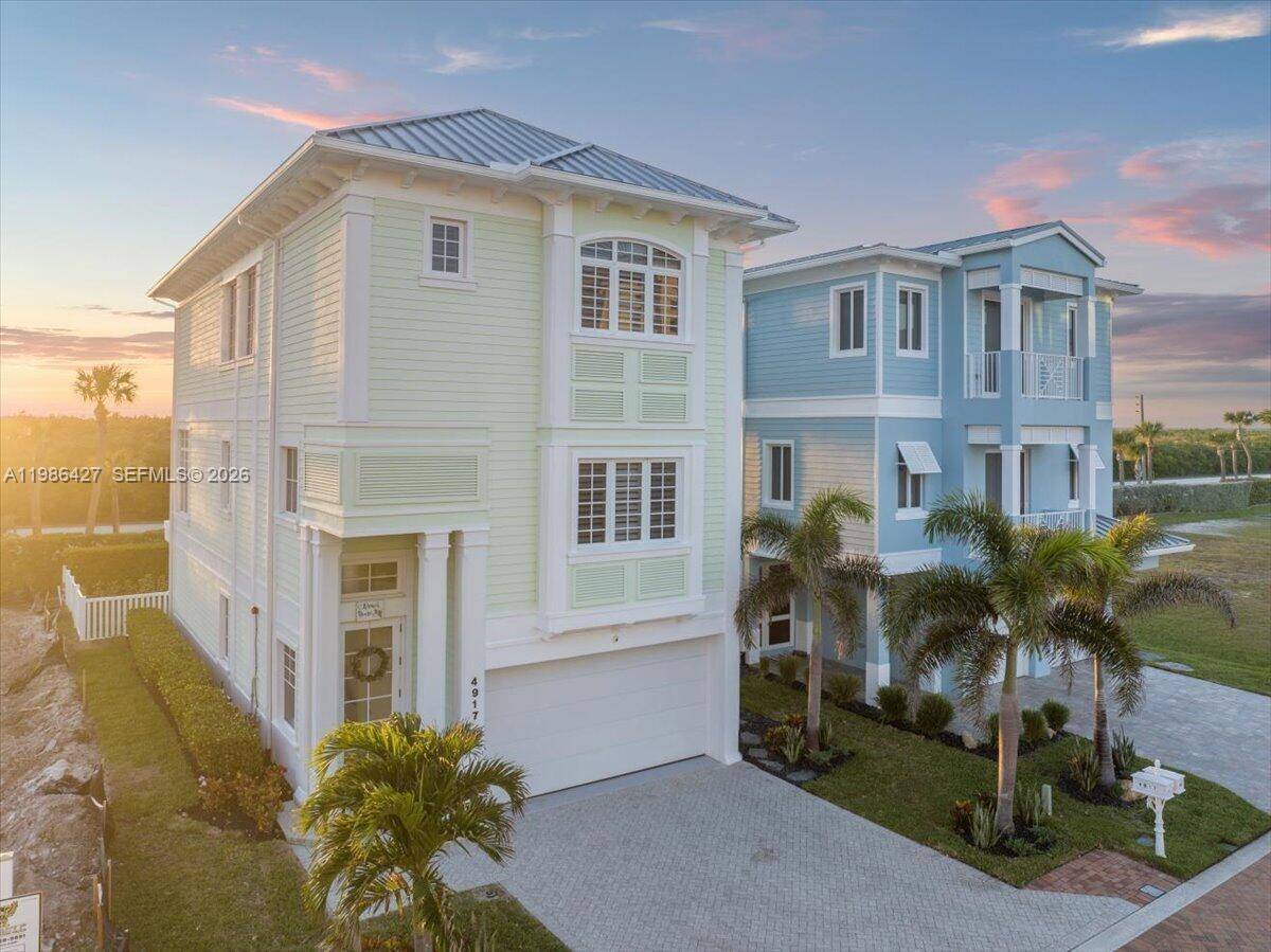 Ocean access. Intracoastal sunsets.