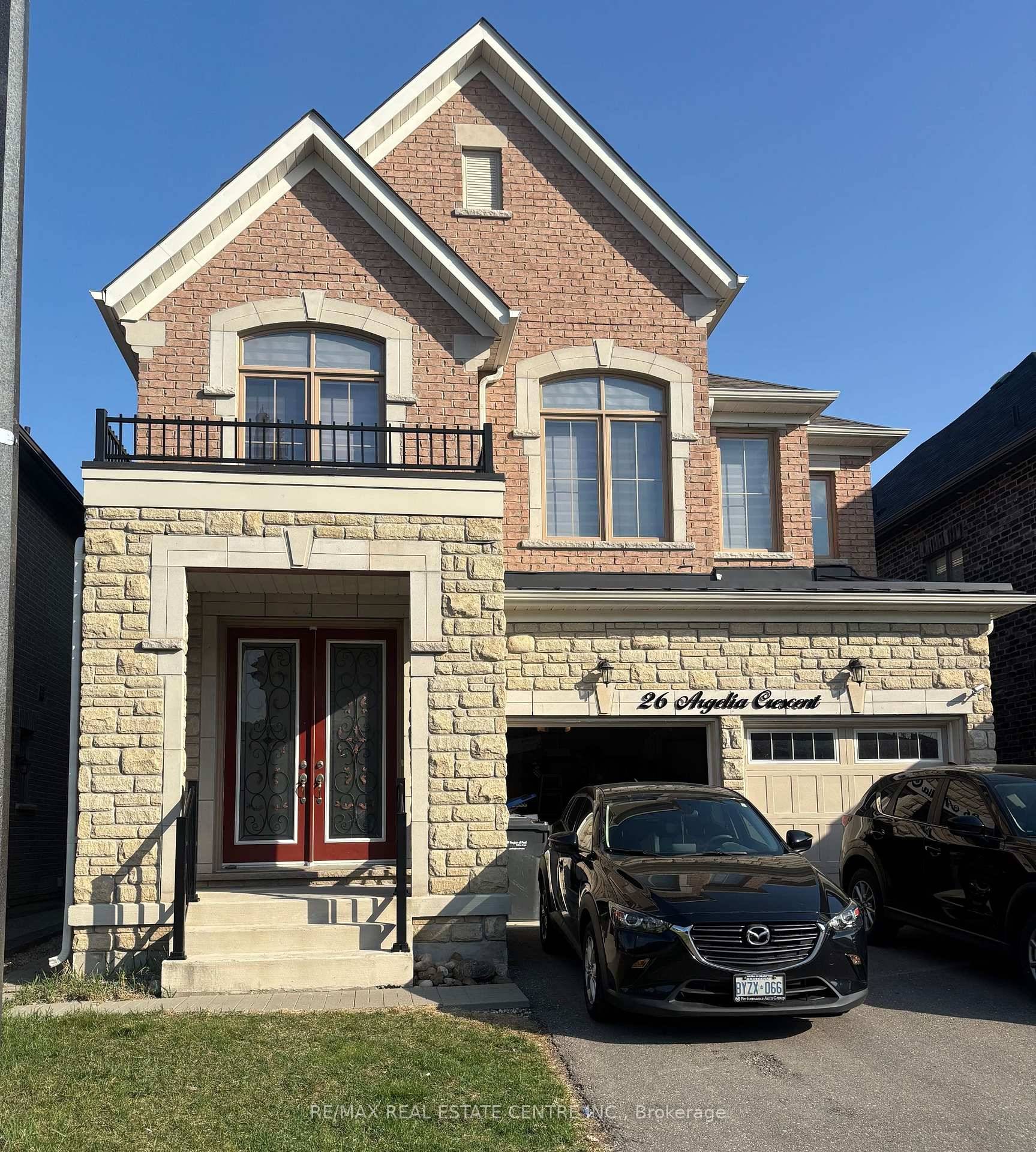 2826 Sq. Ft Detached Home, 4 Bedroom And 4 Washrooms !