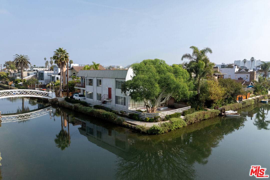 2300   Grand Canal 4BR Marina Del Rey La