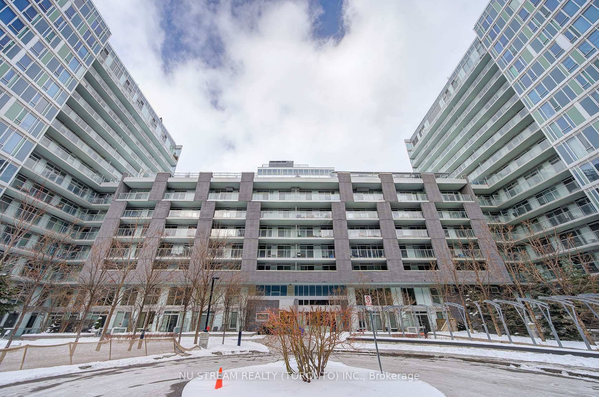 Beautiful, Bright and Spacious 2 bedrooms Dan 2 baths Unit, Both 2 Bedrooms and Living Dining Room can walkout to huge 140 Sq.