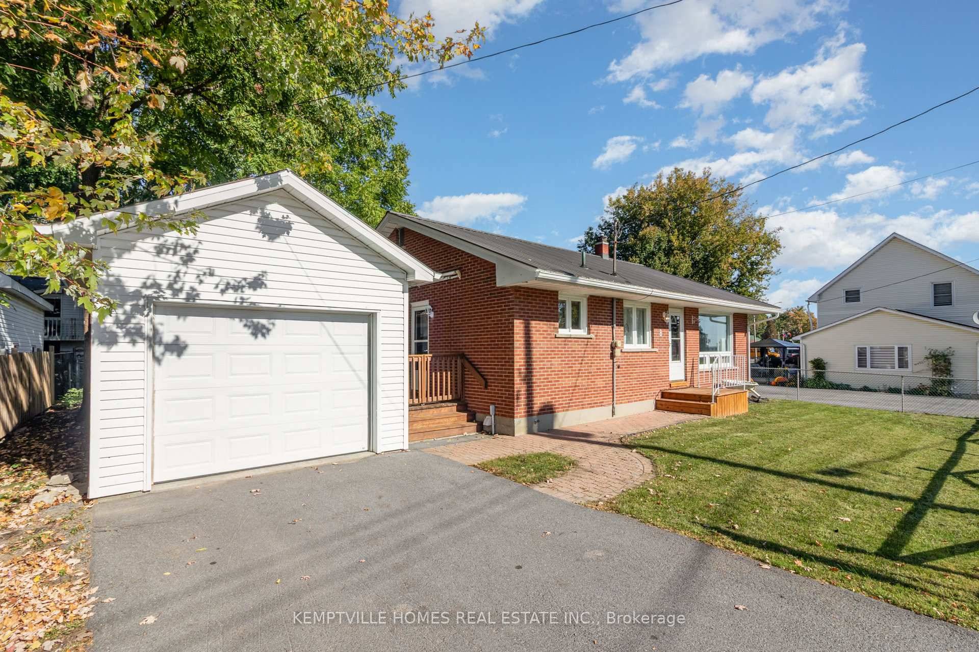 Charming brick bungalow with St.