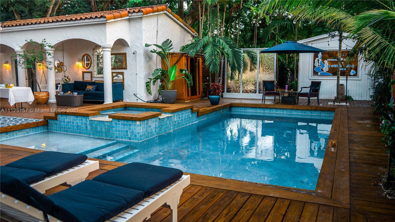 Short Term This historic 4 bedroom, 3 bathroom, 2, 300 sq ft house ideally located in Biscayne, features a large living room with fireplace, fully equipped modern kitchen, and grand ...