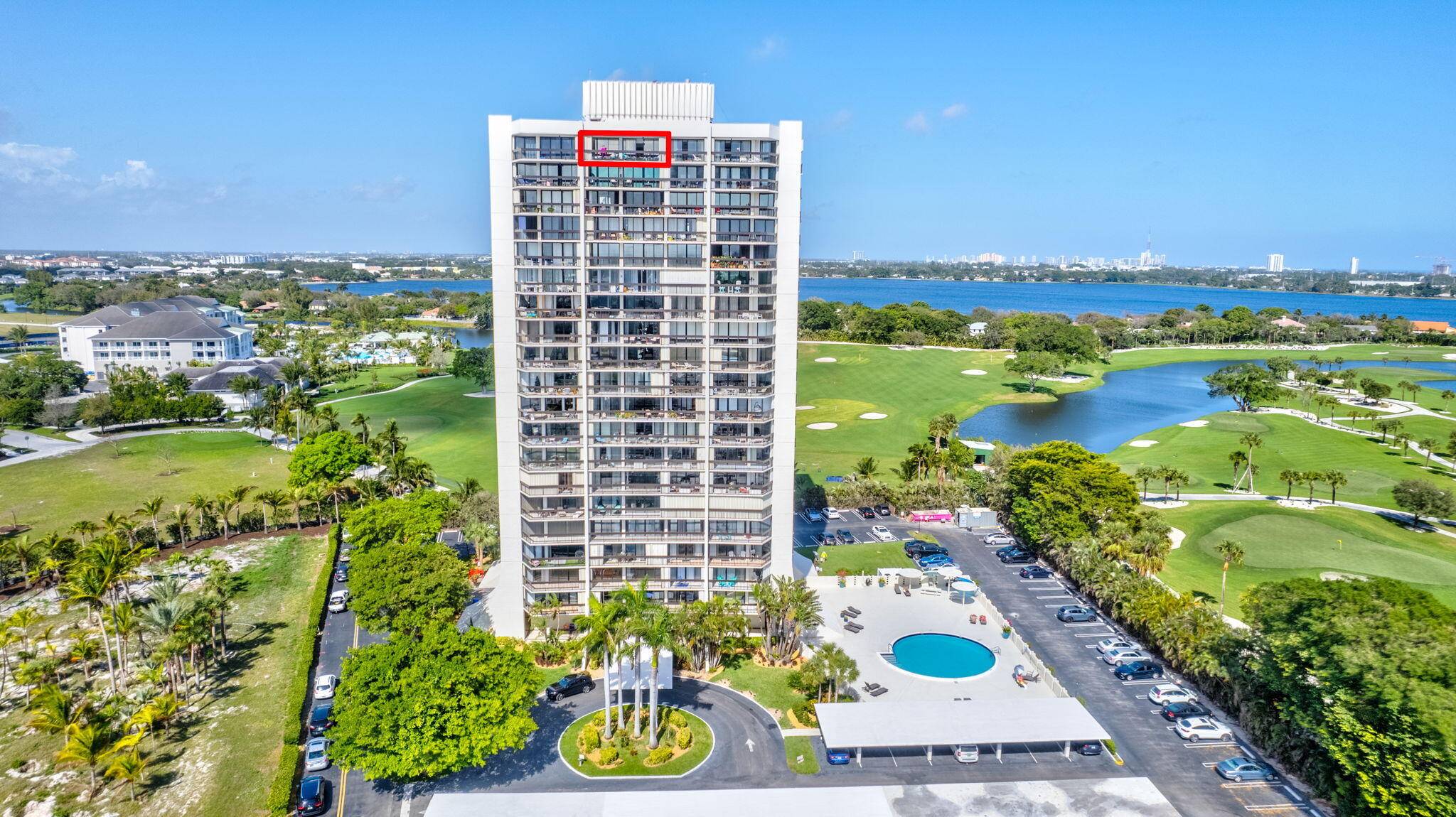 PENTHOUSE, VIEW PANORAMIC, BEAUTIFUL, IMMACULATE, BRIGHT, LARGE 1 BEDROOM 1.