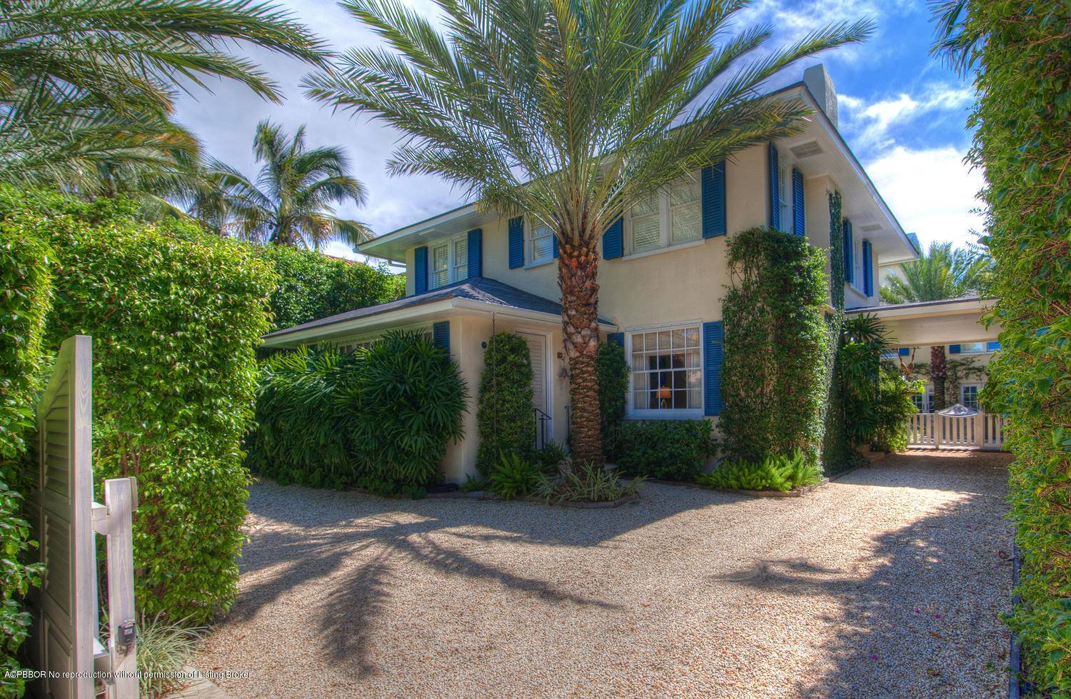 Sophisticated in town ocean block rental with classic Palm Beach style.