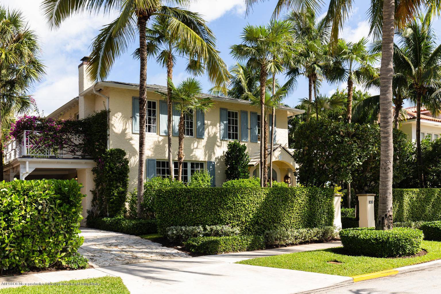 This elegant 4 Bedroom 4.