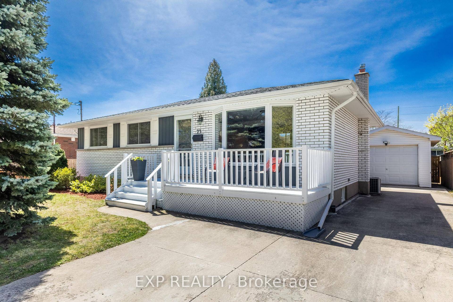 Updated 4 Bedroom Bungalow in a Quiet Family Neighbourhood !