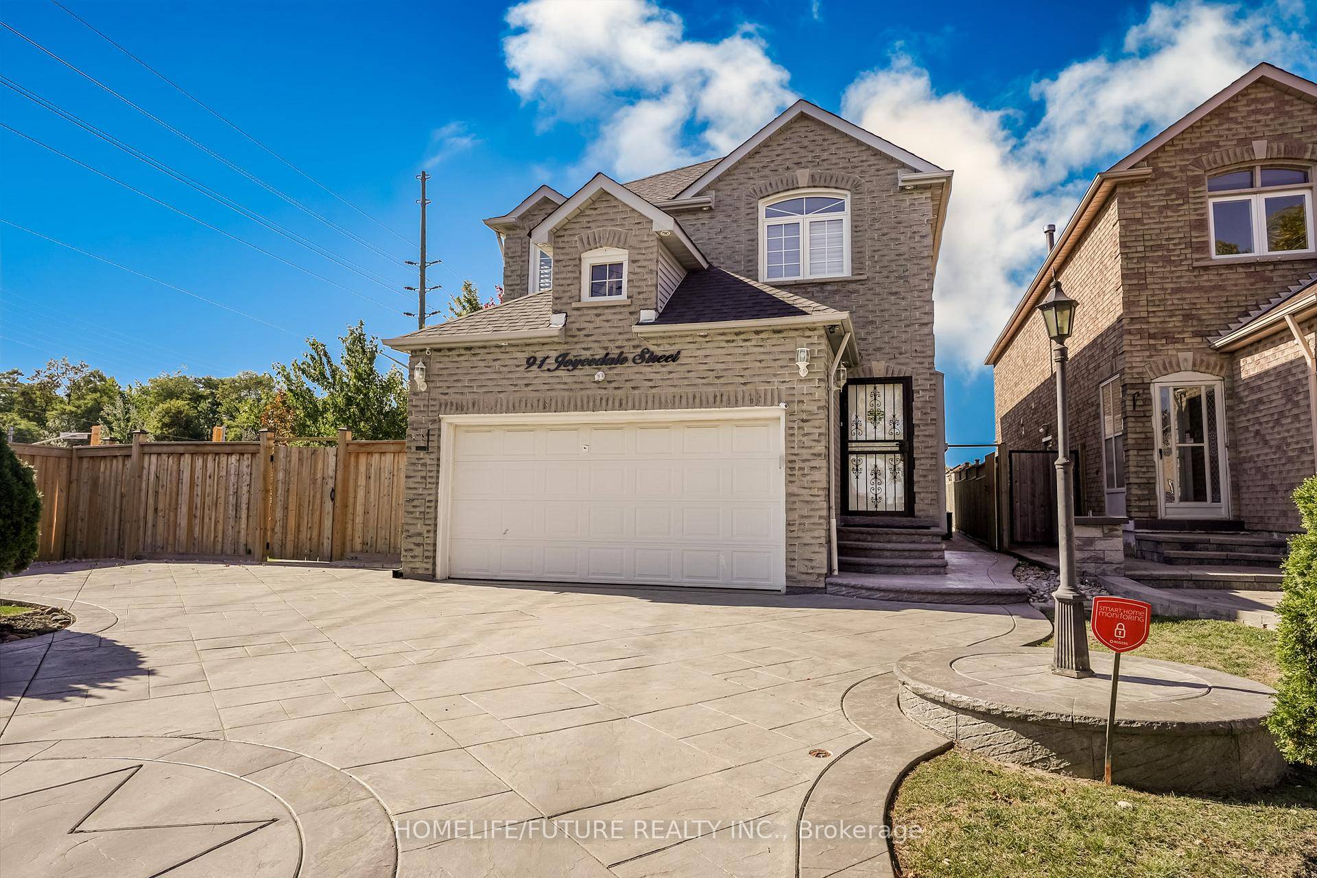 Location ! Location ! Newly Fully Renovated Beautiful Conner Lot House, Pot Light, Quartz Center Island And Kitchen Backsplash.