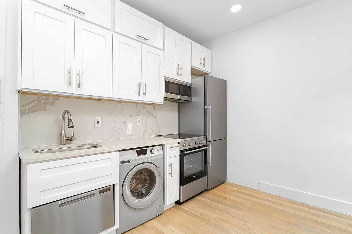 Welcome to this recently renovated 2 bedroom apartment nestled in the vibrant community of Park Slope !