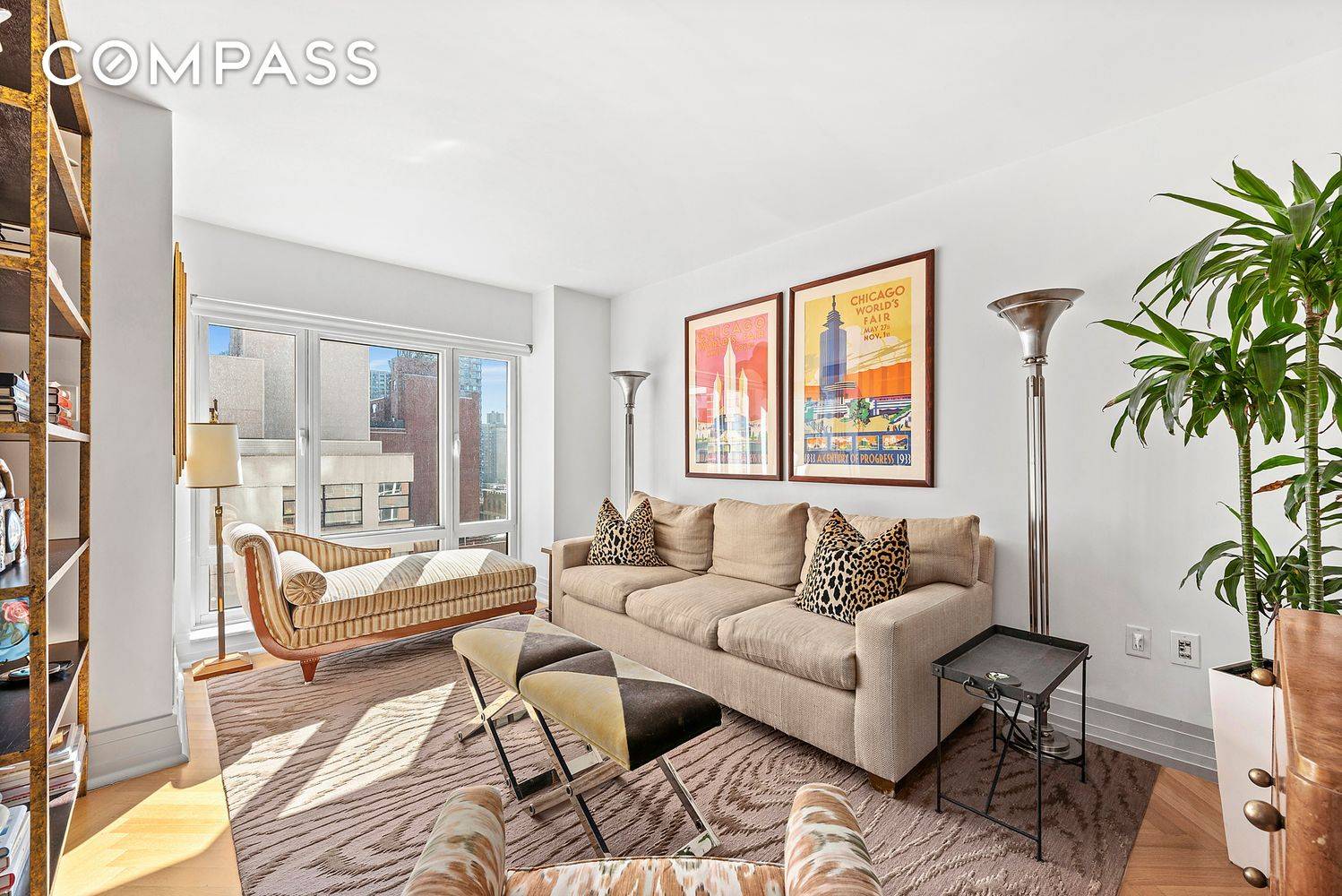 Welcome to the light filled and airy alcove studio at The Brompton, a prestigious LEED Silver certified condominium.