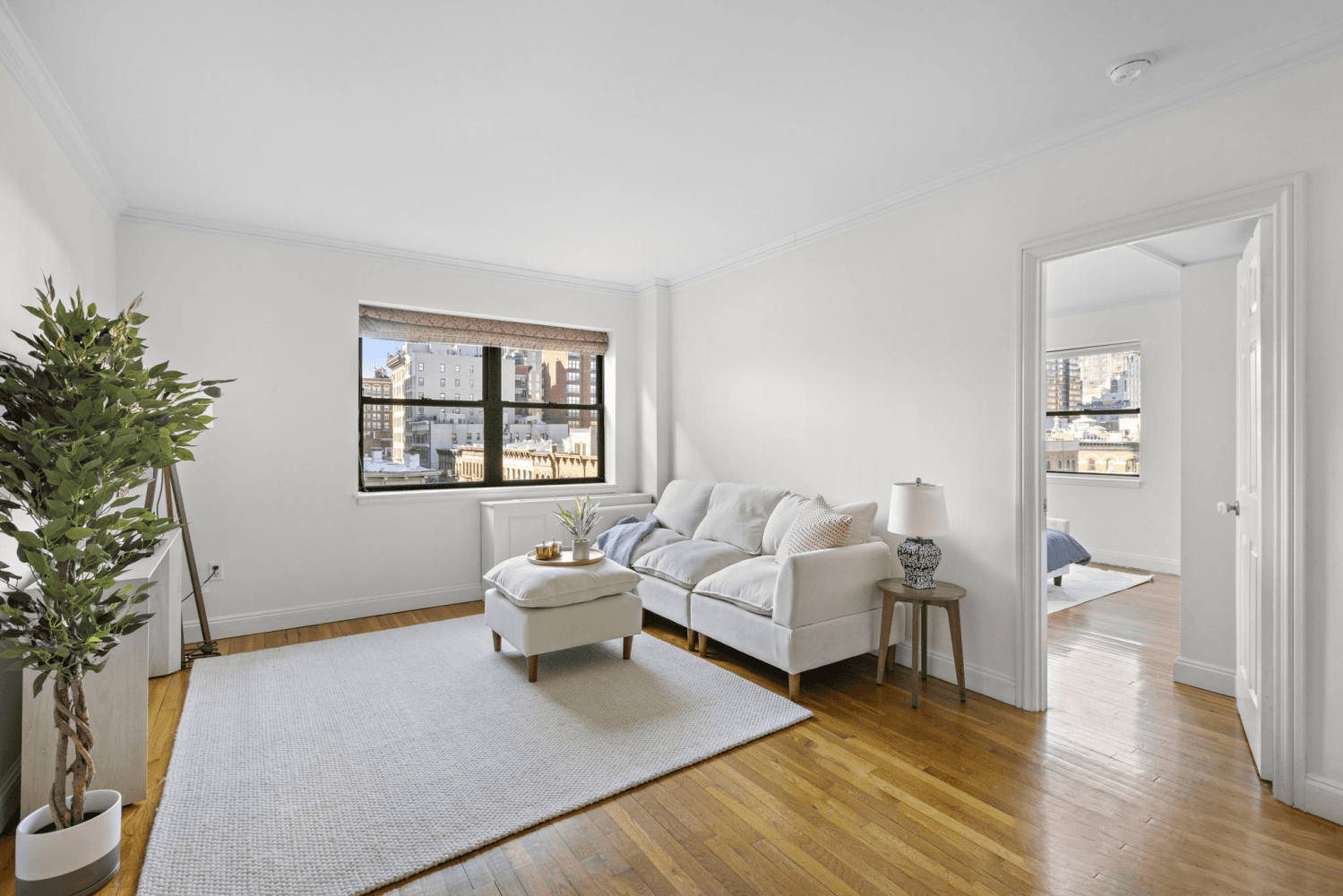 Bright amp ; Spacious Corner One Bedroom at The Chesterfield Move right into this sun drenched, corner one bedroom in the highly sought after Chesterfield Condominium.