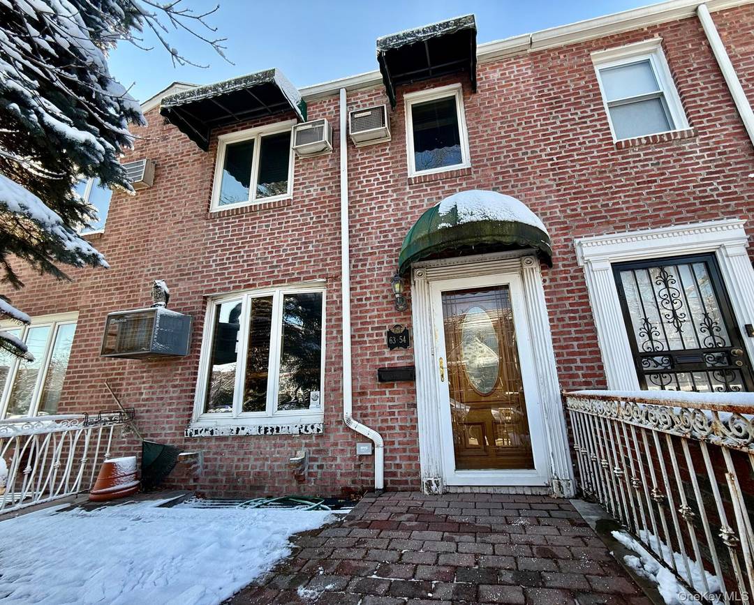 Welcome to 63 54 77th Street Middle Village North.