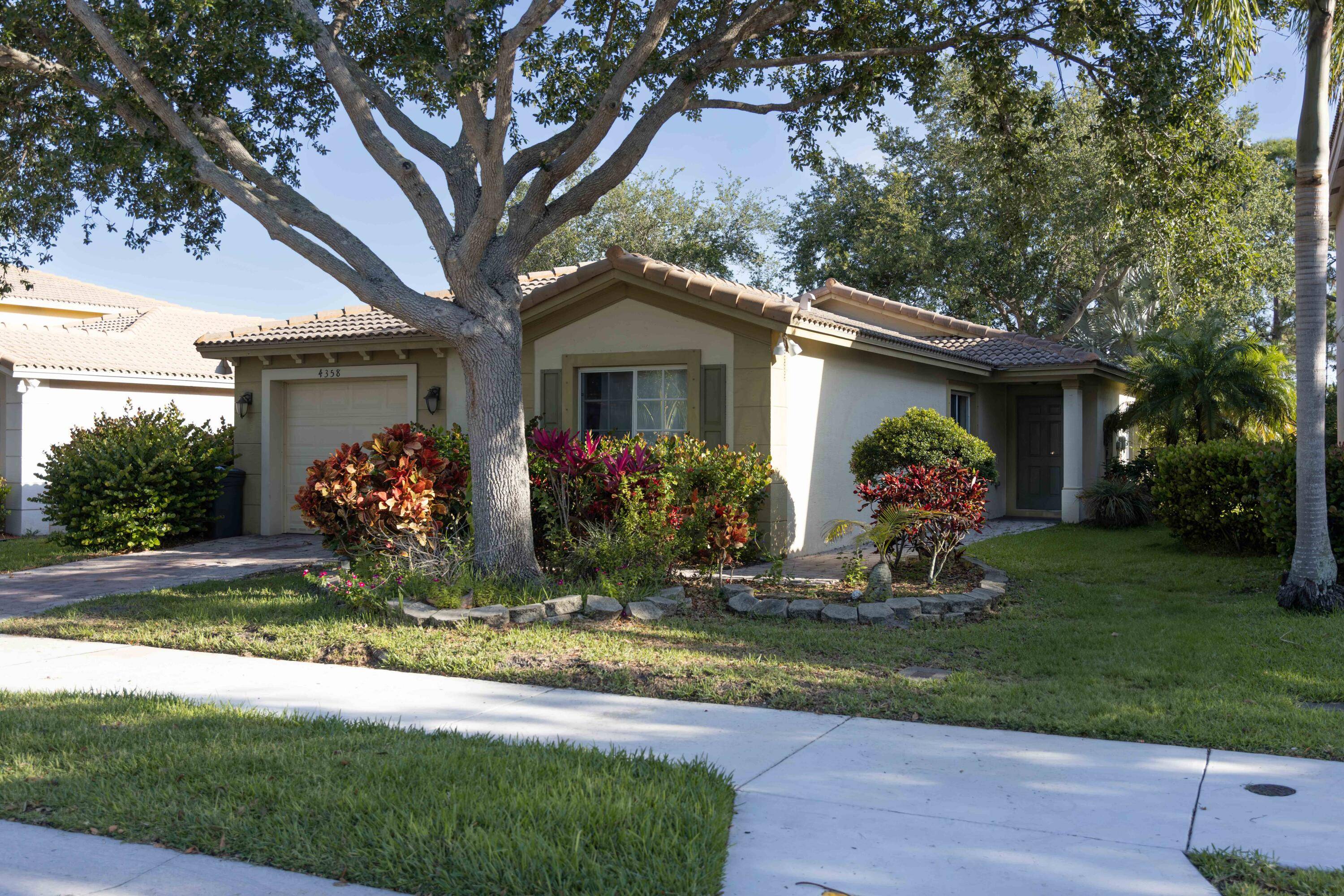 LOOKING FOR THAT PERFECT STARTER HOME OR WINTER RETREAT ?