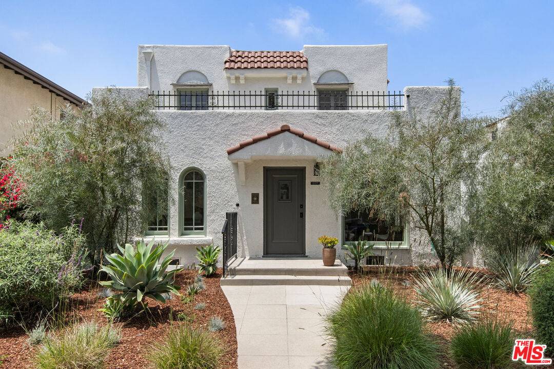 617  N Sycamore Ave 2BR Hancock Park La