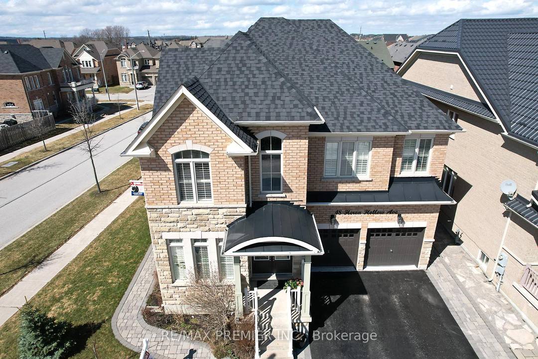 Welcome to this beautiful, move in ready home in the highly sought after Oak Ridges community of Richmond Hill !
