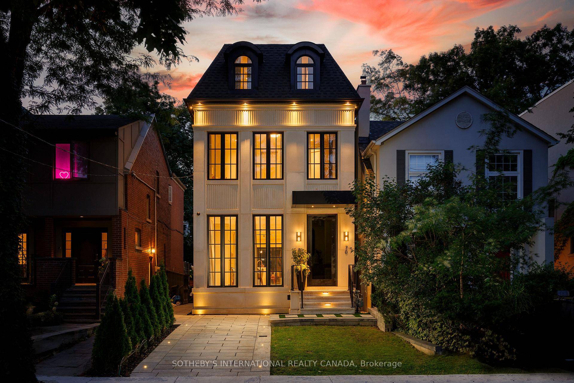 Luxury Living In The Heart Of The City Where Modern Comfort Meets Classic Timeless Design Built By The Reputable Saaze Building Group And Curated Interiors By Wolfe ID.