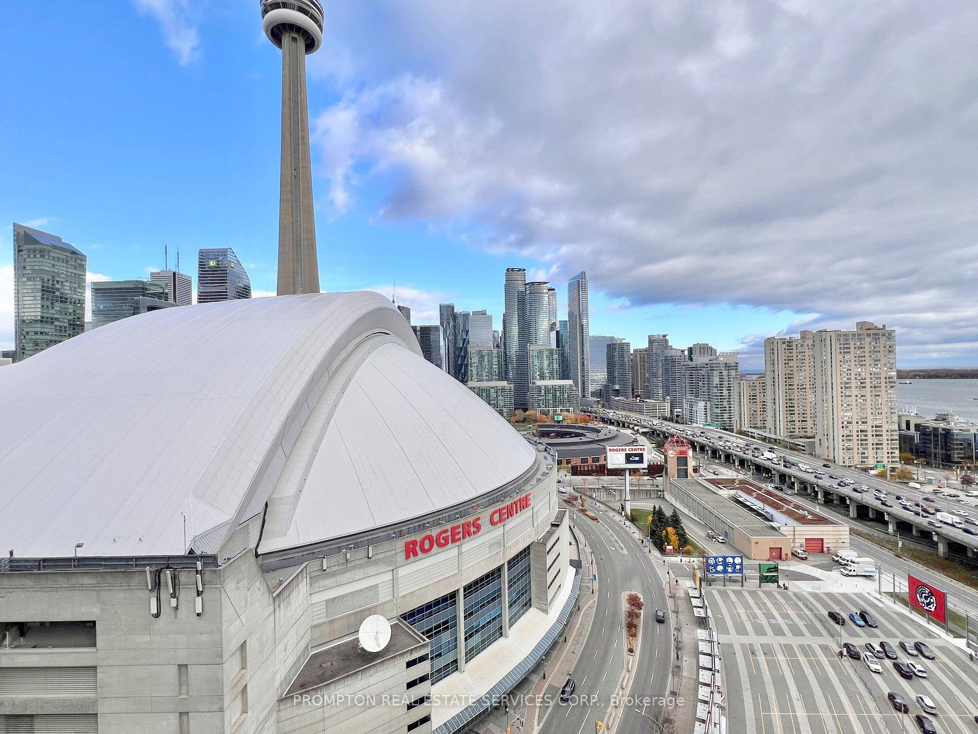 Beautifully furnished One Bedroom Den corner unit with iconic CN Tower amp ; Roger Centre Views !