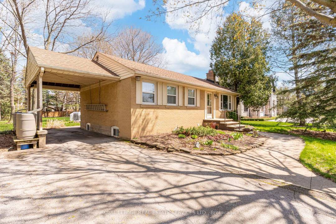 Rare opportunity to own one of West Oakville's last remaining estate sized lots on the prestigious Maplehurst Avenue.