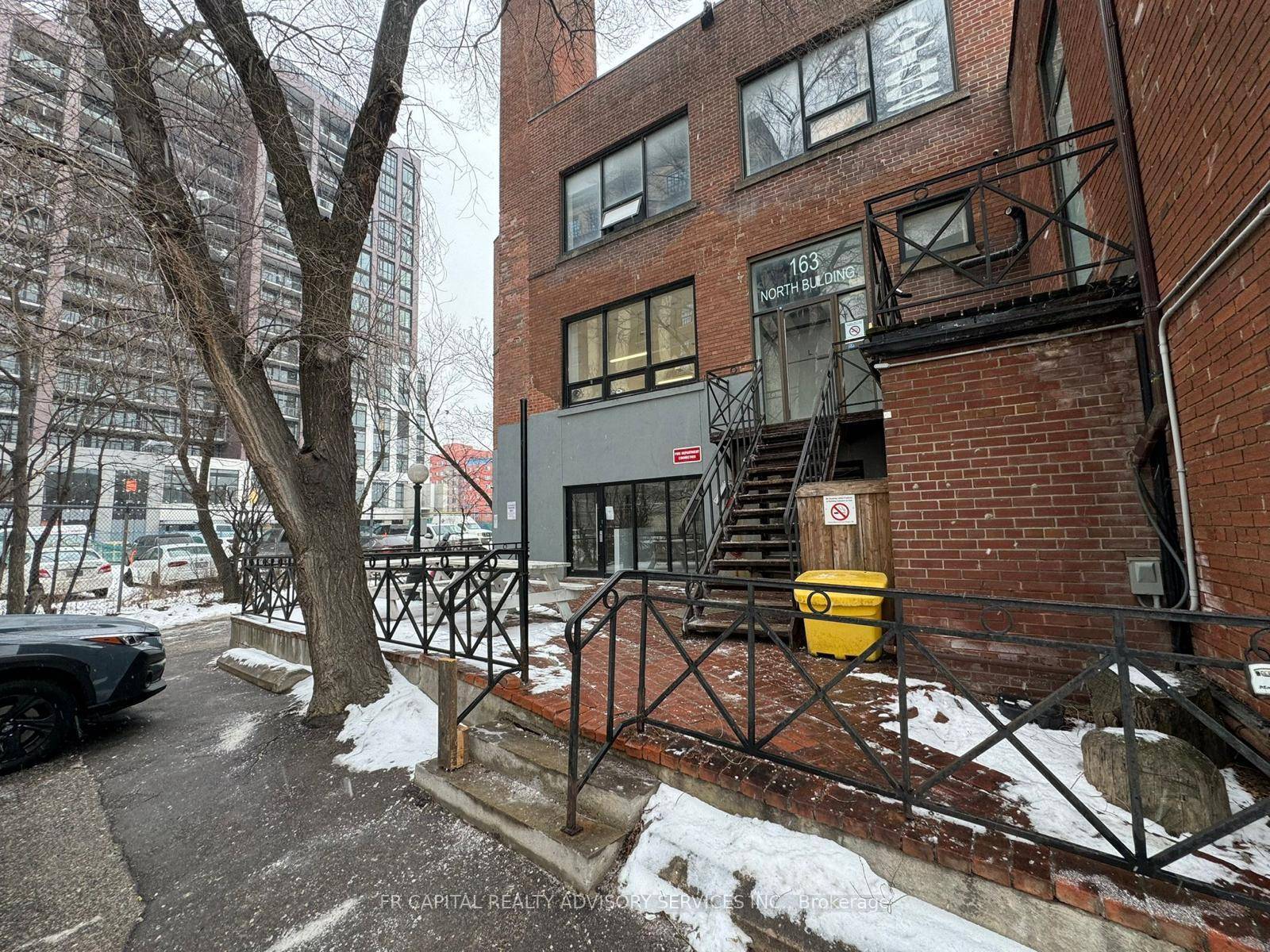Retail Office Unit facing Sterling.