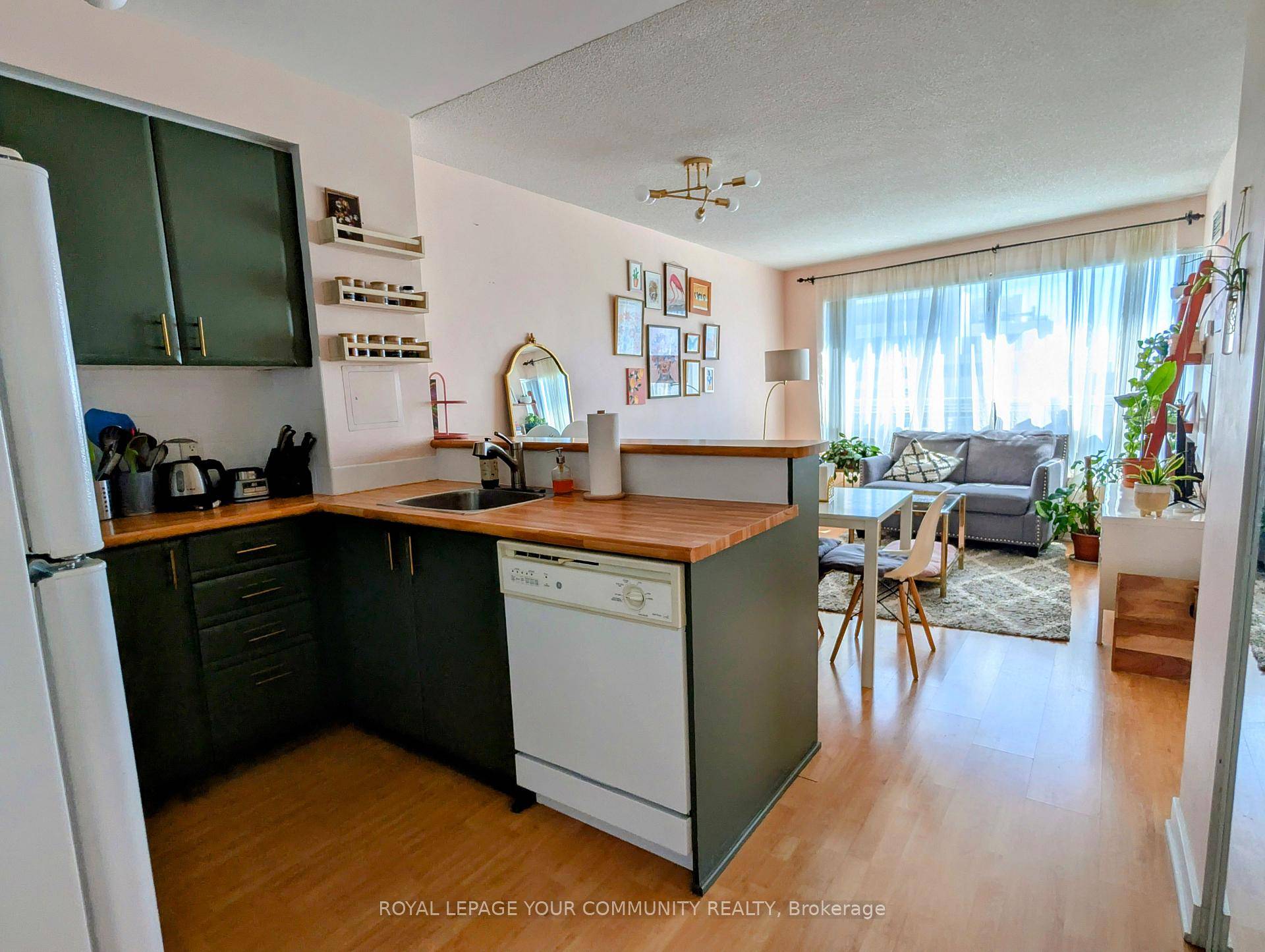 Live Brightly at 38 Lee Centre Dr Spacious Corner Condo with Parking amp ; Locker Included.