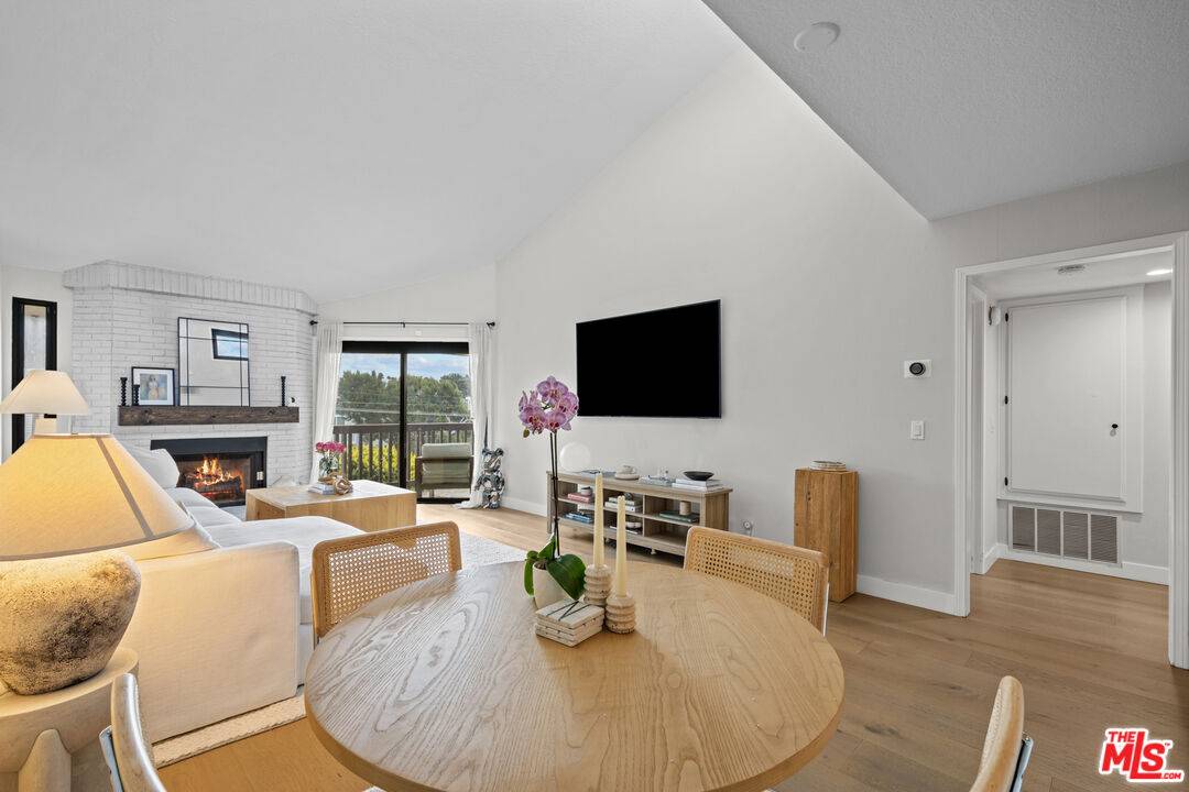 8601   Falmouth Ave 1.0 LA