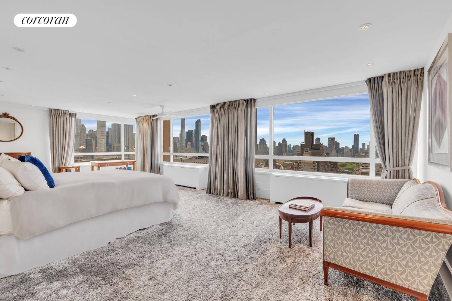 UNPARALLELED SPACE, VIEWS and LOCATIONOverlooking Central Park, Midtown and Columbus Circle, Residence 34DCis a sprawling 6 bedroom, 4, 100 SF home offering unparalleled views in three directions.