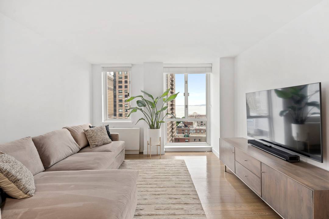 If you're looking for a light filled South facing one bed one bath apartment with an unobstructed water view in one of Battery Park City's most sought after full service ...