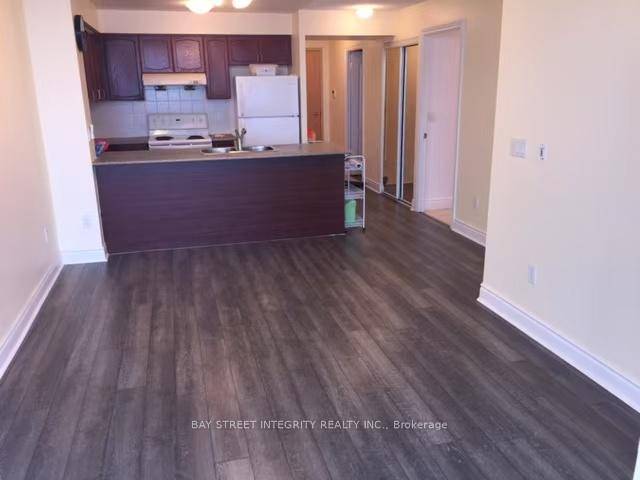 Students welcome. Bright amp ; Spacious 1 1 Condo in Prime LocationEnjoy sun drenched living in this beautifully maintained unit featuring a modern kitchen with breakfast bar, ceramic flooring, and ...
