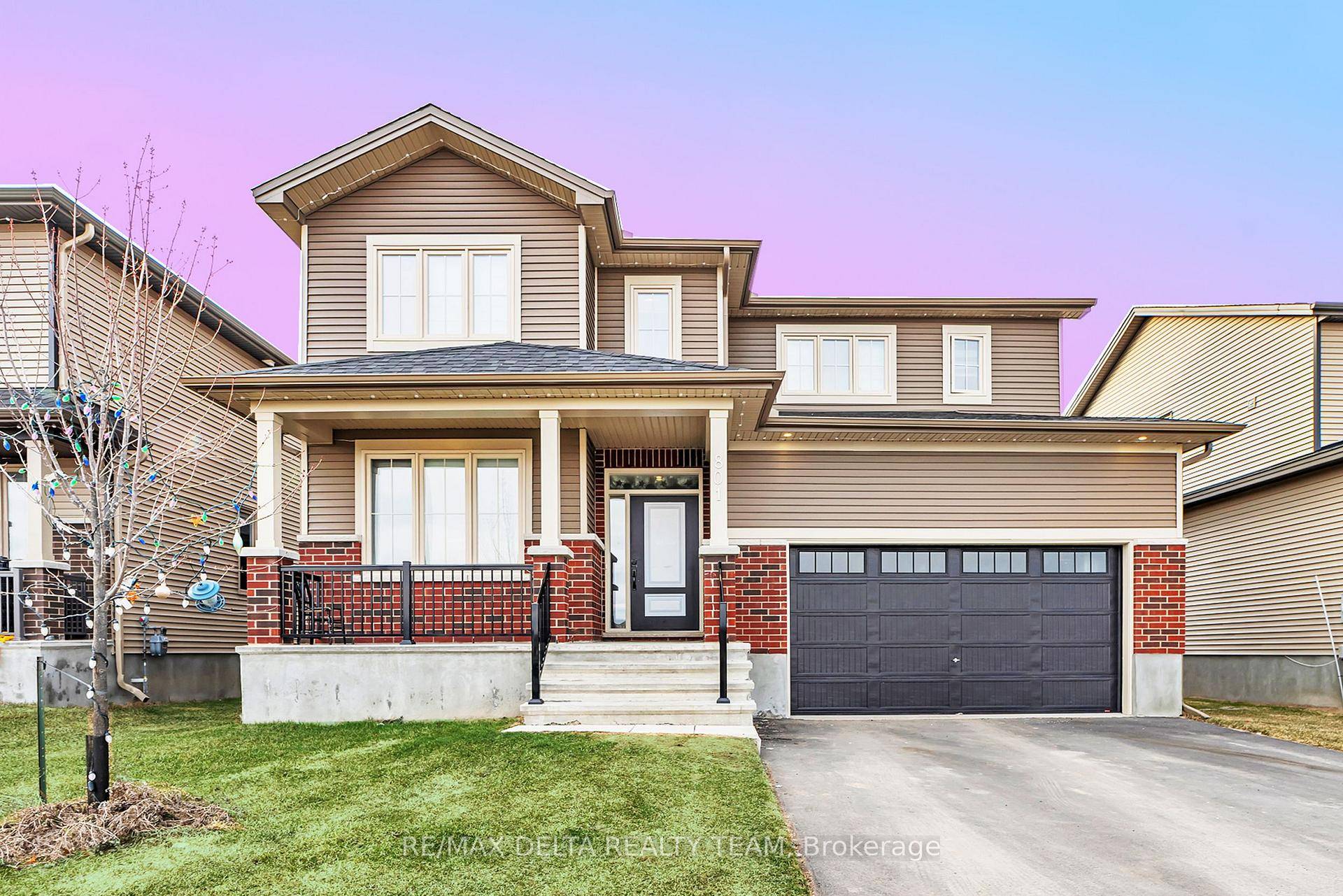 Upgraded quality built Tartan home with over 2500 sq ft on a premium 50 foot lot.