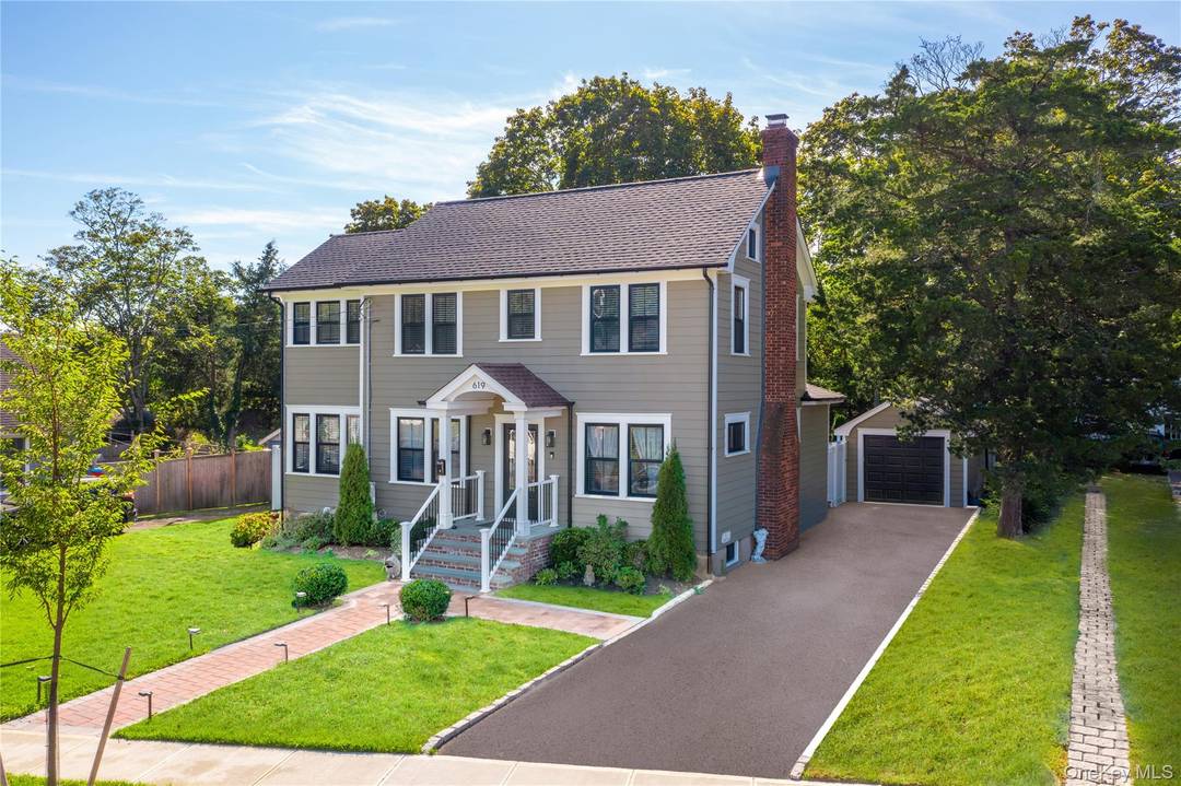 Beautifully Renovated and Expanded Farmhouse Near Greenport Village.