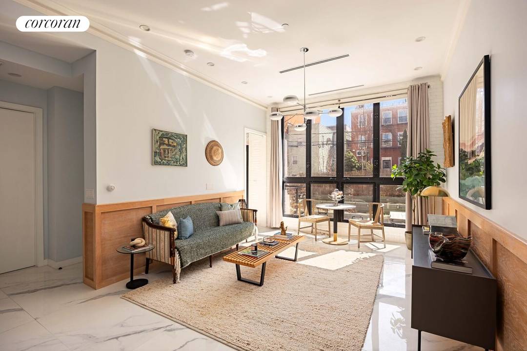 The perfect one bedroom garden condo in Greenpoint is finally here !