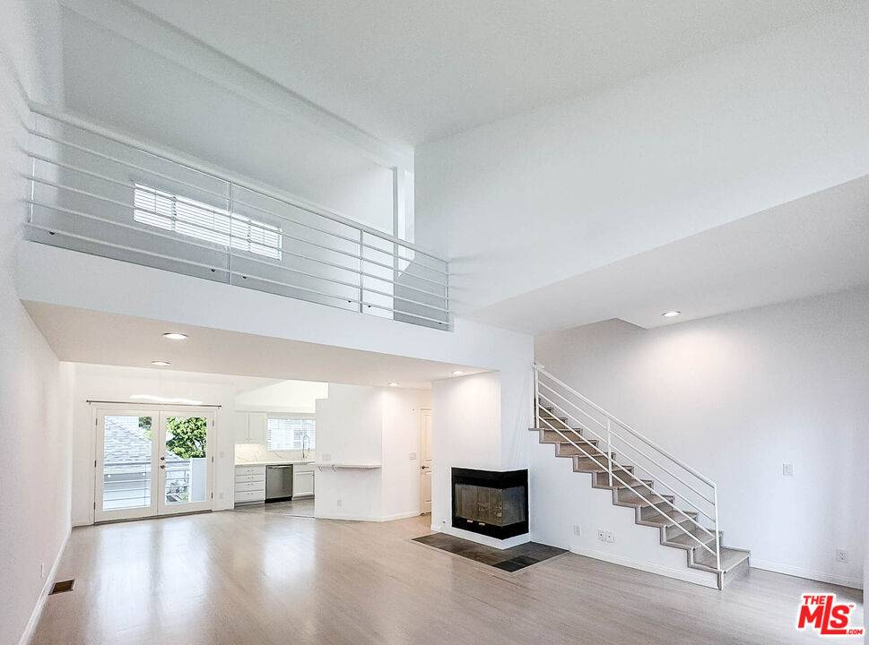 3003   3rd St 2BR Santa Monica La