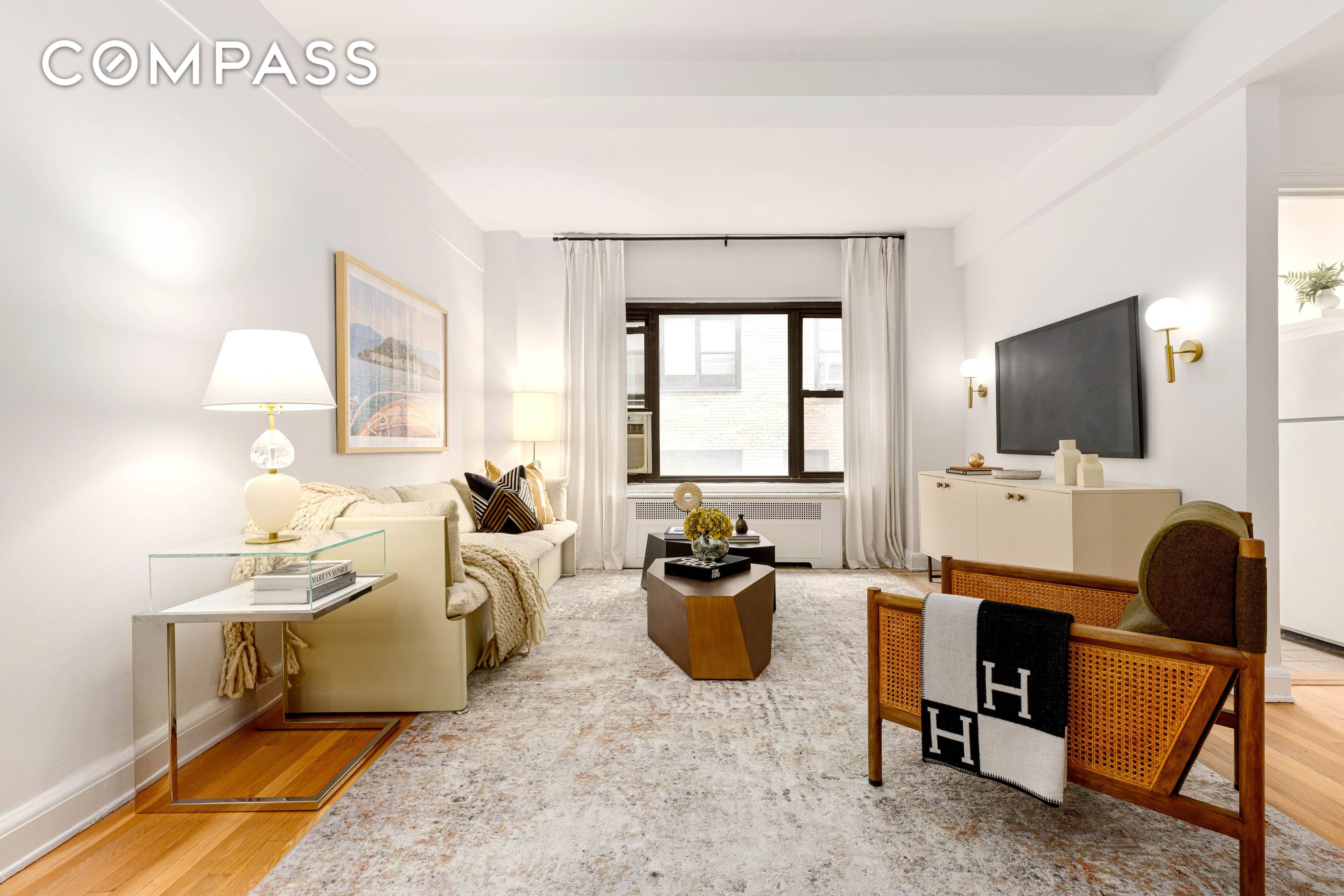 Welcome to the best value, newly refreshed, charming oasis in the heart of Manhattan, located in Southgate Towers in Beekman Sutton Place.