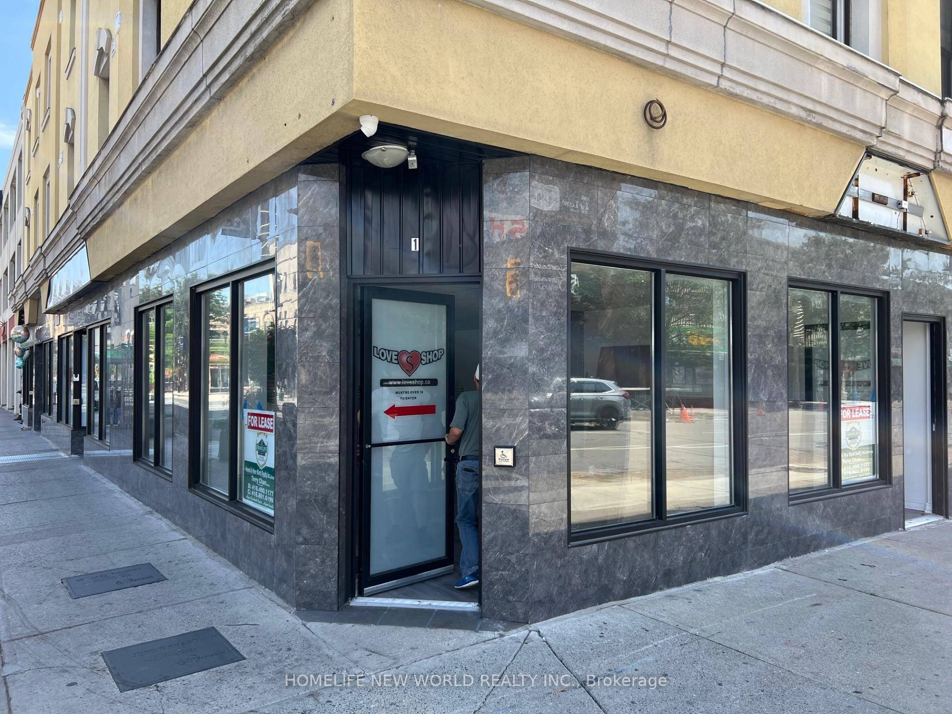 CORNER UNIT ! ! ! Prime location in the city of Oshawa Simcoe St S amp ; King St E w high traffic volume and walk score !