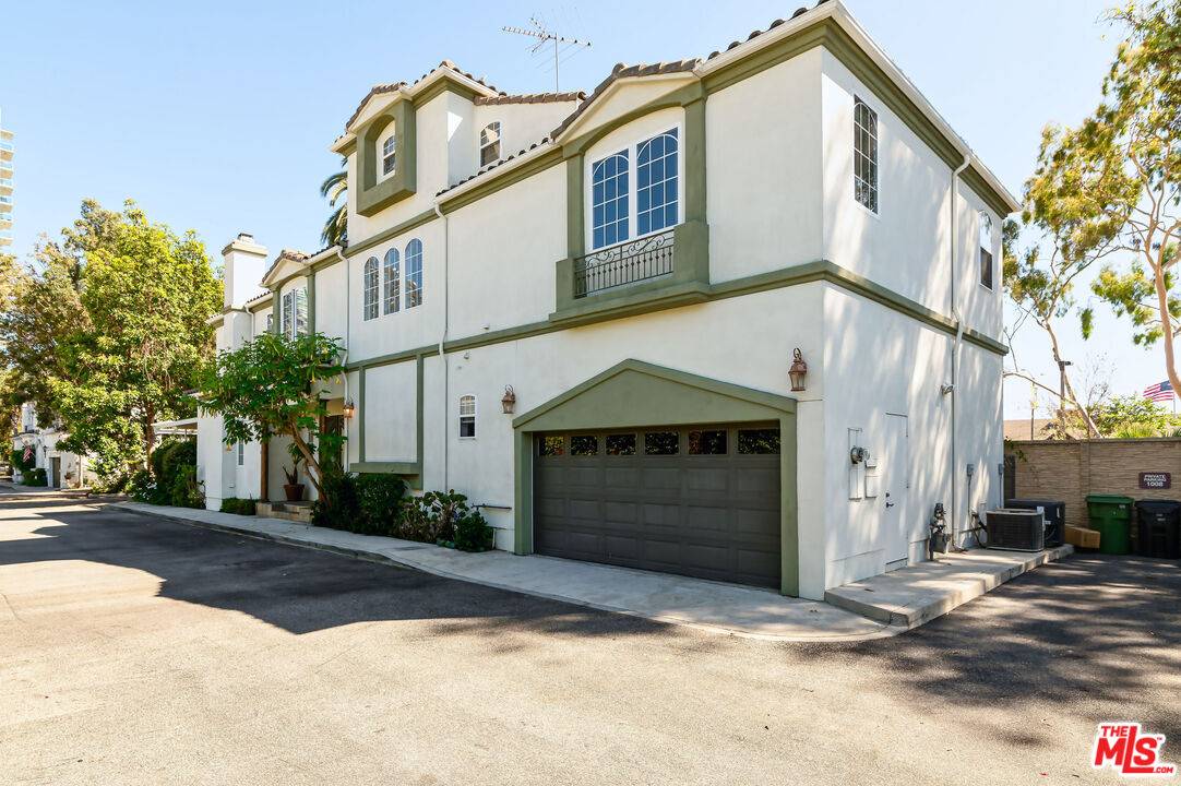 1008   Harbor Crossing Ln 4BR Marina Del Rey La