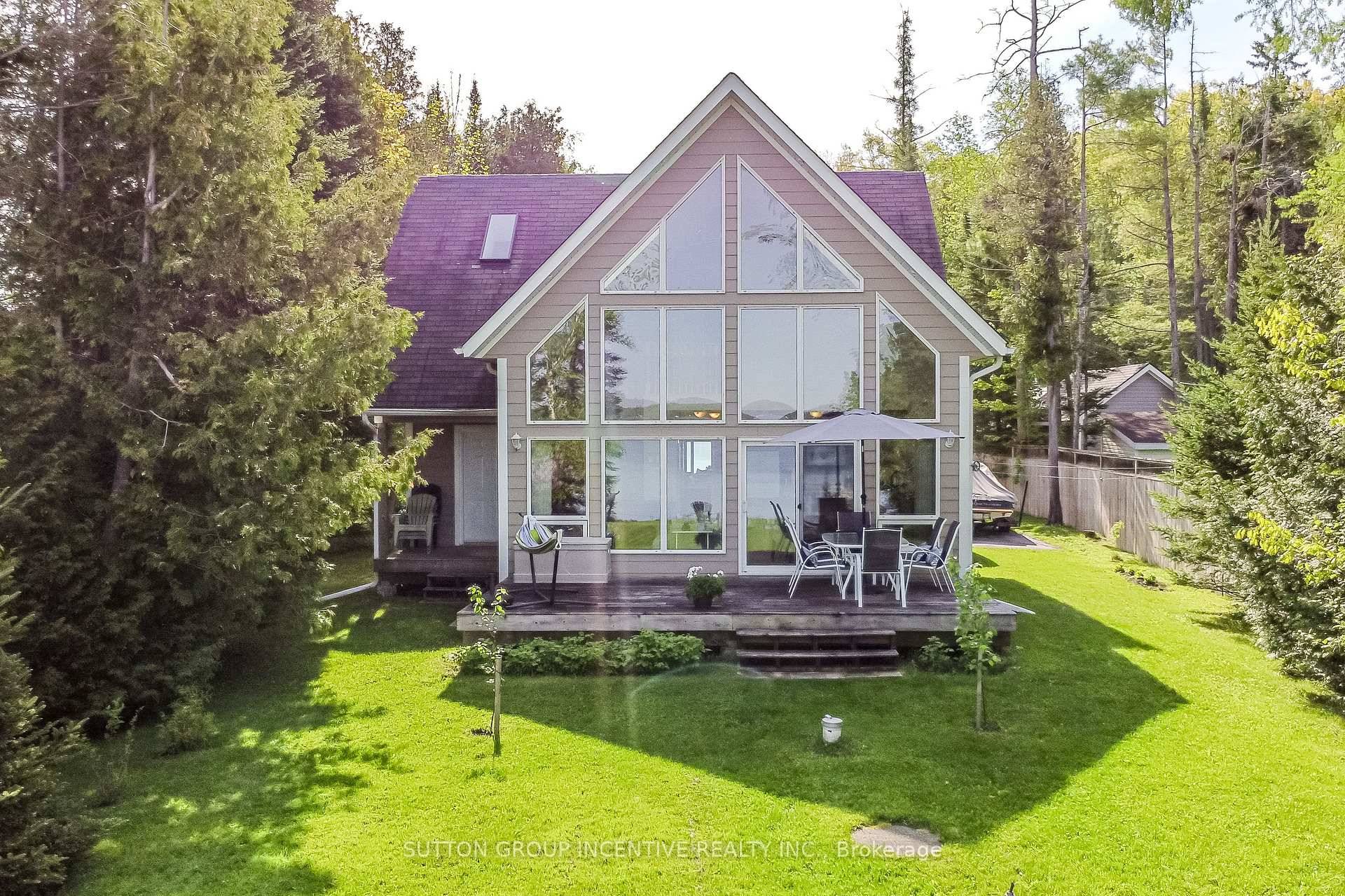 Lakefront Living on Orr Lake !