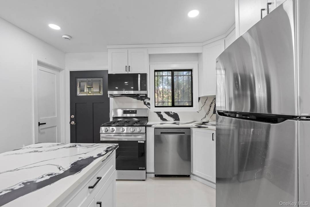Space, style amp ; modern luxury come together at 923 Rockaway Avenue !