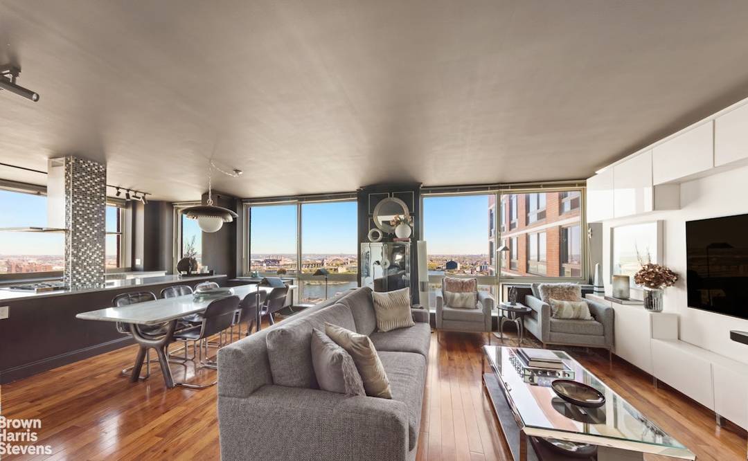 Meticulously designed three bedroom, three bathroom home with stunning views from every window, as far as the eye can see.