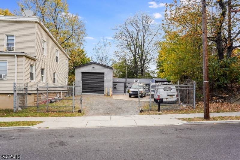 Move in ready commercial office and garage space in the heart of City of Orange.