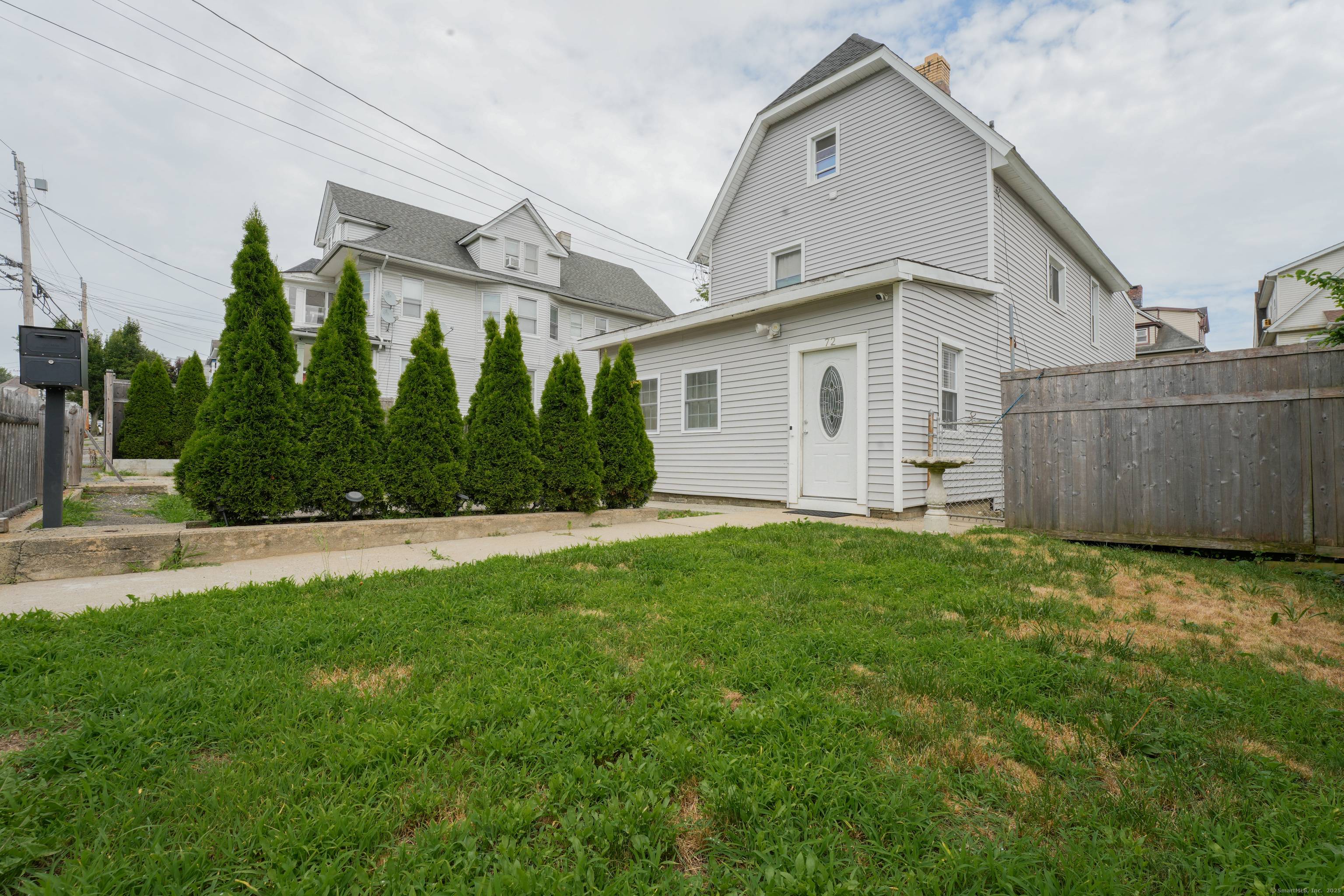 Charming Colonial Gem in the Heart of Bridgeport !