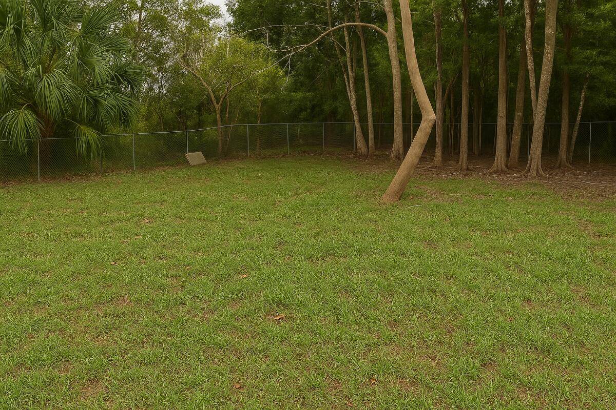 Great location in rapidly growing east Boynton Beach, East of 95.